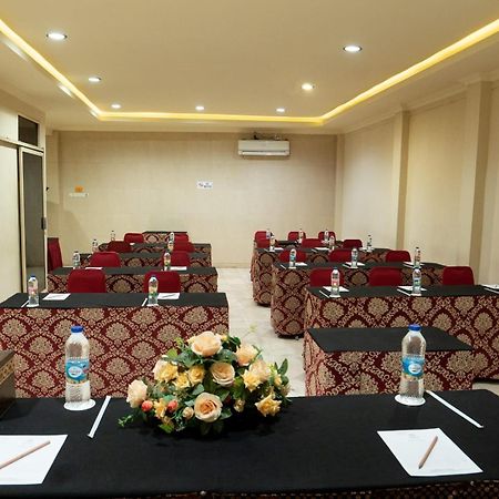 Hotel Indah Palace Yogyakarta Extérieur photo