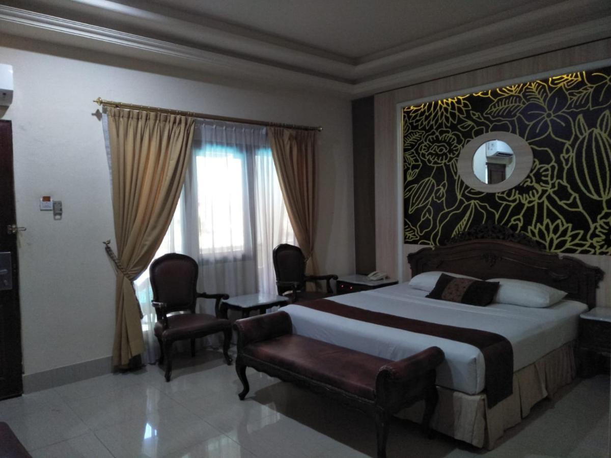 Hotel Indah Palace Yogyakarta Extérieur photo