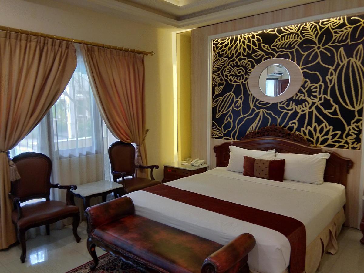 Hotel Indah Palace Yogyakarta Extérieur photo