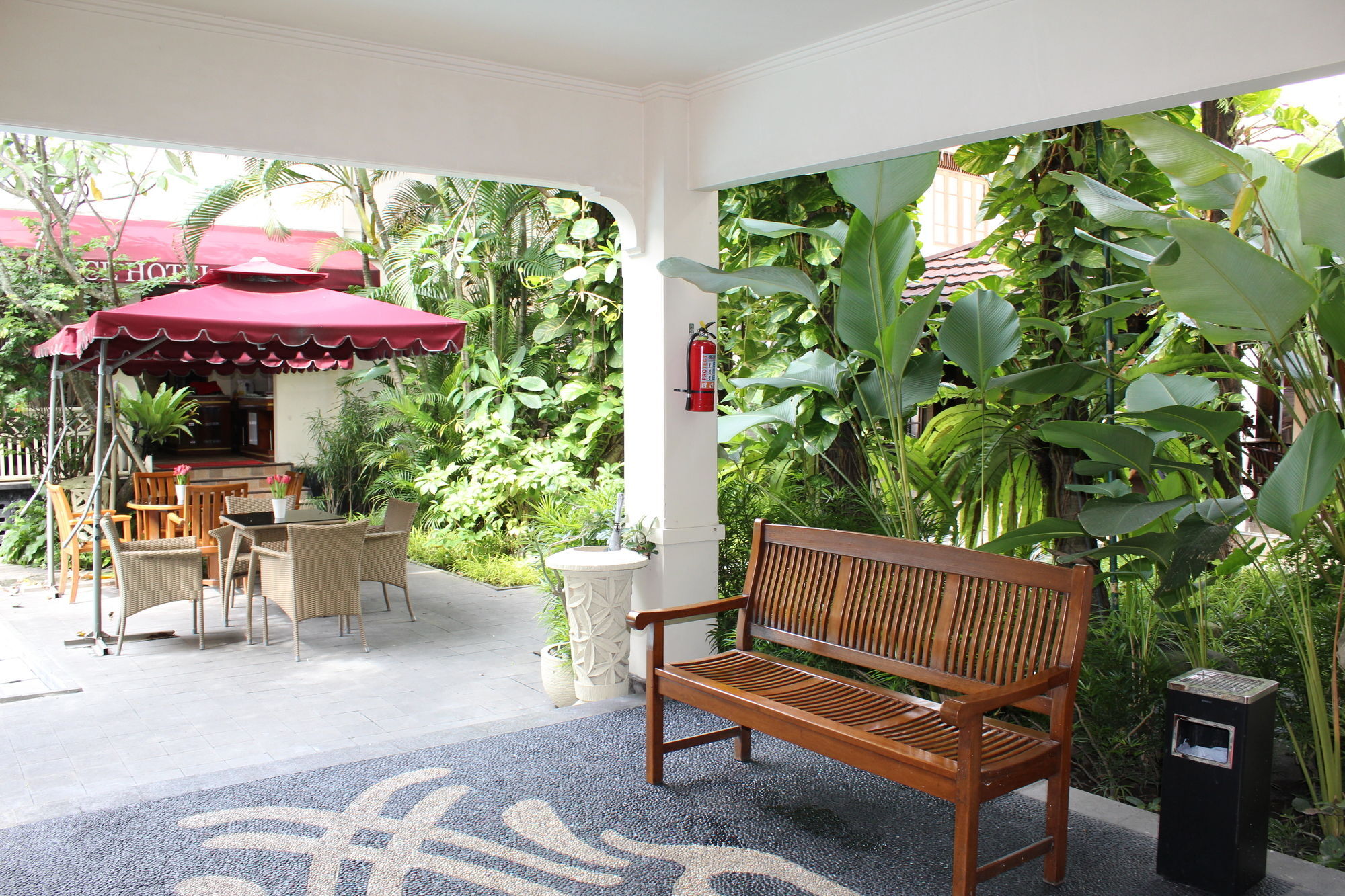 Hotel Indah Palace Yogyakarta Extérieur photo