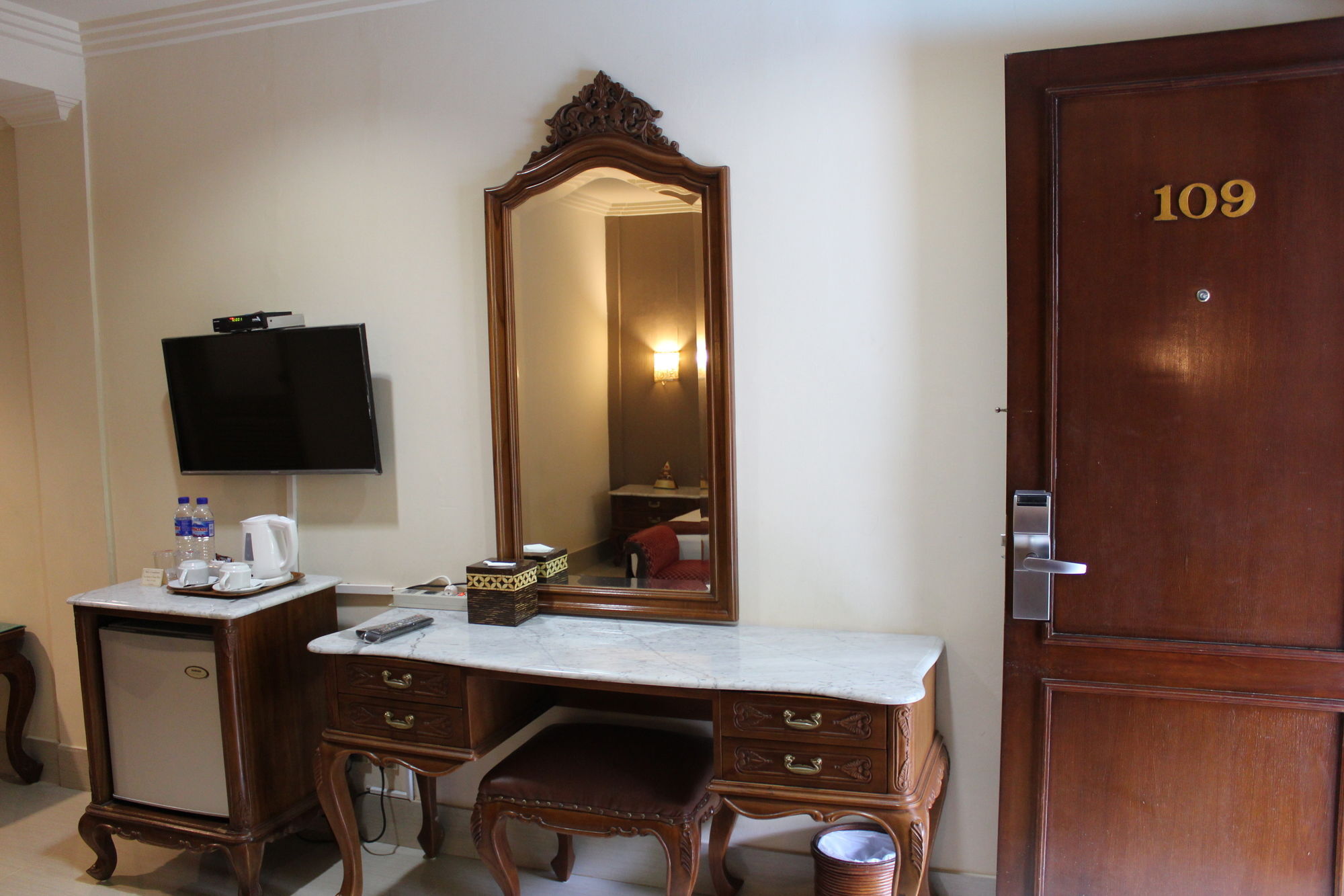 Hotel Indah Palace Yogyakarta Extérieur photo